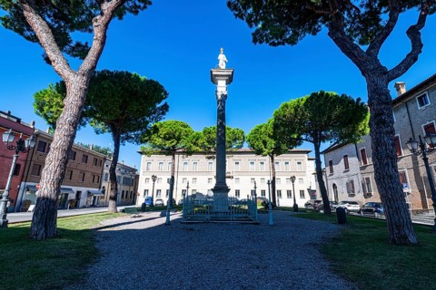 Square before the Cathedral of the Resurrection of Jesus Christ