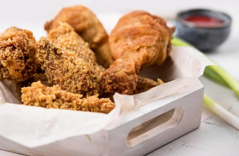 Front view fried chicken tray