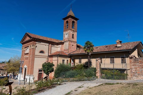 Church before the Castle of Grinzane Cavour