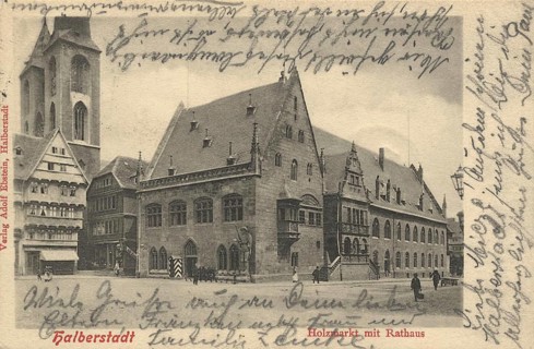 Holzmarkt with town hall