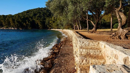 Loutsa Beach
