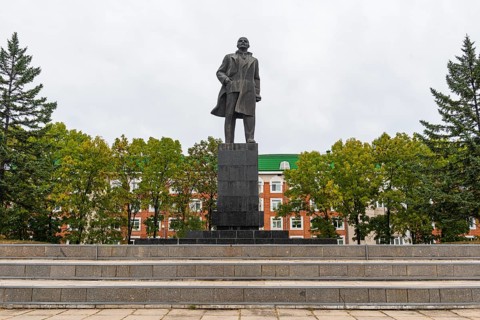 Lenin statue
