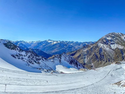Gaiskarferner glacier piste