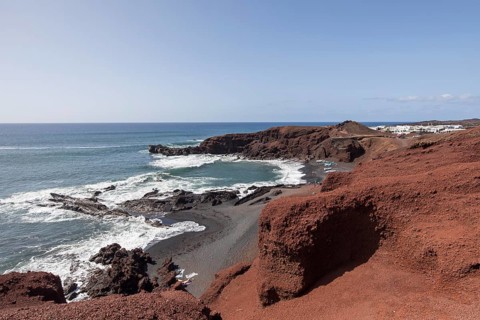 Lava beach near Lago Verde