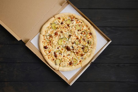 Pizza with chicken