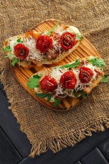 Bruschetta with cheese