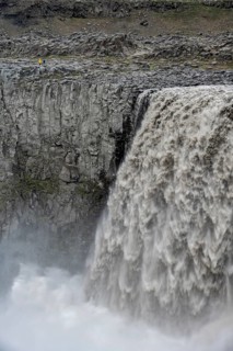 Falling water masses