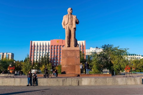 Lenin statue on Lenin square