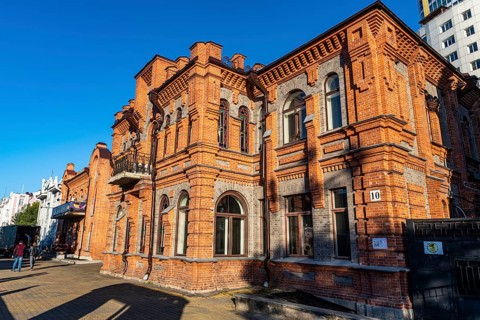 Historic houses on Muravyeva street