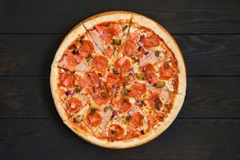Pizza with pepperoni