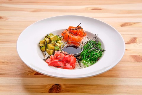 Salmon sashimi rice bowl with avocado