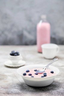 Oatmeal with homemade blueberry yogurt