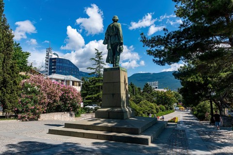 Maxim Gorky statue