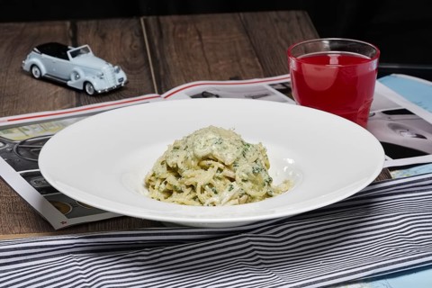 Classic macaroni with cheese in driver's bar