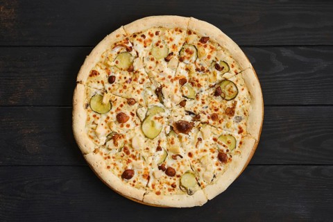 Pizza with chicken