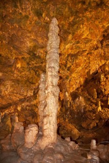 Stalagnate and stalagmite
