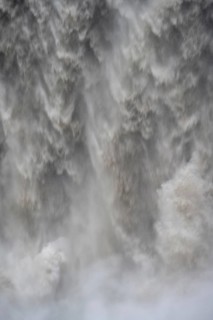 Falling water masses