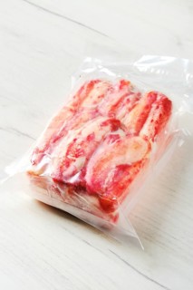 Vacuum packed king crab meat