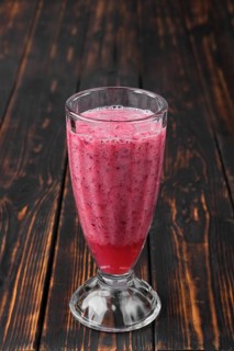 Black currant and raspberries smoothie