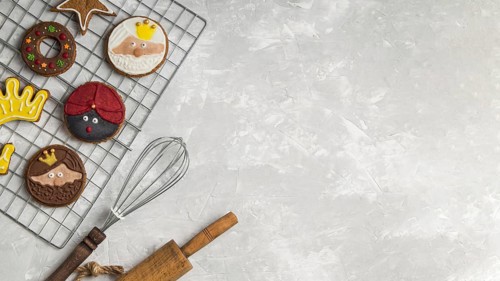 Kitchen utensils biscuits copy space
