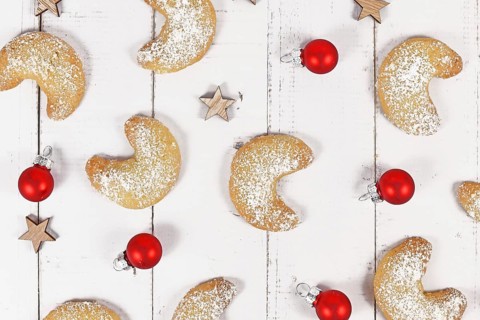 Homemade crescent christmas cookies called 'Vanillekipferl'