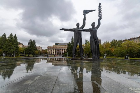 Lenin statue on Leninsquare