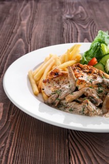 Grilled chicken fillet with oyster mushrooms
