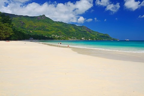 The kilometre-long dream beach of Beau Vallon