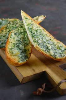 Crispy toasts with