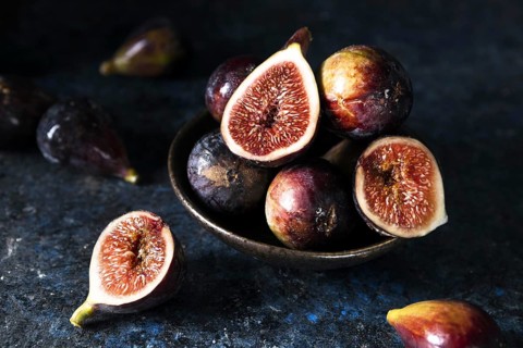 High angle bunch autumn figs plate