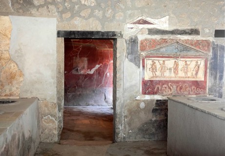 In the Thermopolium of the Asellina