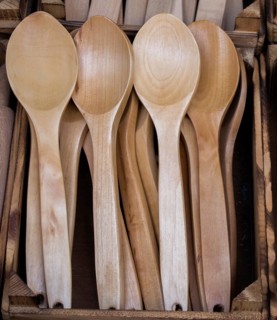Set of tea spoons made of wood