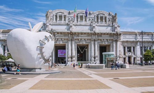 Portal of the central station Statione Centrale