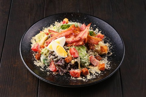Salad with bacon
