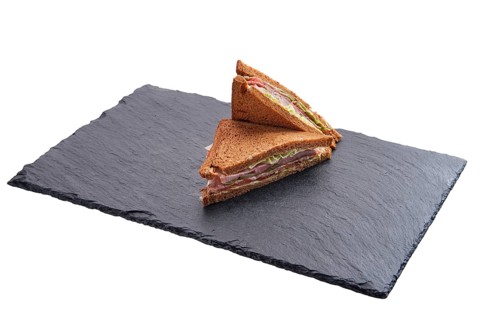 Club sandwich with roast beef