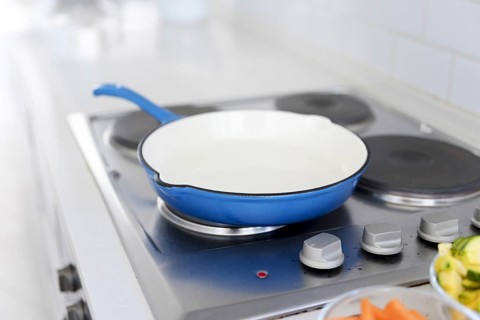 Frying pan stove