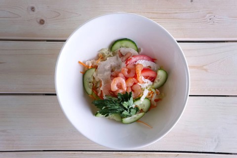 Salad with shrimps