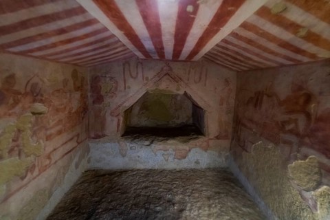 Beautiful wall paintings in the Necropolis of Tarchuna