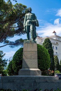 Maxim Gorky statue