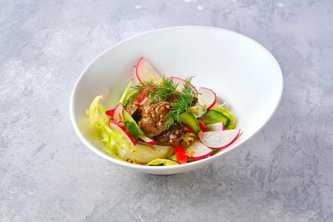 Salad with beef liver