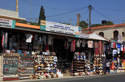 Souvenir shop in Knossos