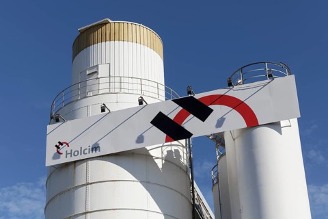 Silo with logo of Holcim AG