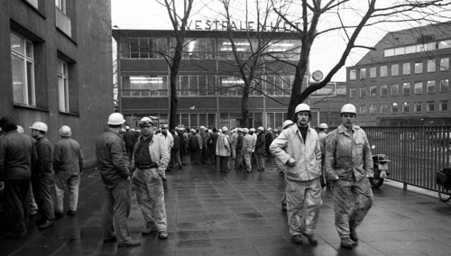 With a spontaneous strike and demonstration