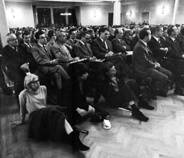 The Congress Emergency of Democracy was a first significant manifestation of trade unions and other democratic forces against the emergency laws on 30. 10. 1966 at the Roemer in Frankfurt/M