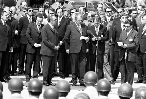 The visit of CPSU party leader Leonid Brezhnev to the Federal Republic of Germany - here in Cologne-Bonn on 22 May 1973 - is concluded with full military honours by Federal Chancellor Willy Brandt. Wi...