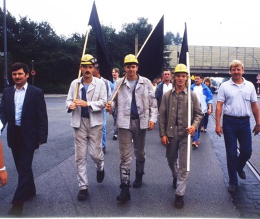 Here in Recklinghausen 10. 8. Herten 12. Gelsenkirchen 24. and Luenen 24. 10. of the year 1987 were unsuccessful. Sometimes the faces of the miners speak for themselves. Ruhr area. The Dwemonstzration...