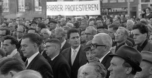 Those who support the Vietnam War betray the gospel of love. Pastors protest. With these slogans and sometimes wearing their robes
