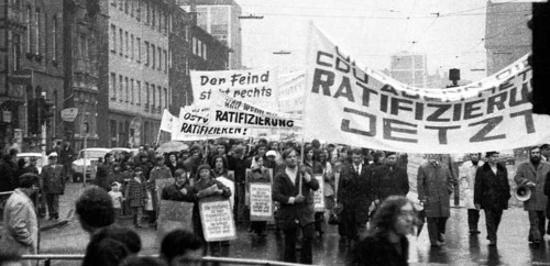 The peace movement's 1972 spring campaign addressed the public primarily with the demand for ratification of the Eastern treaties on 1. 4. 1972. Gelsenkirchen