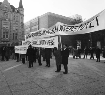 Those who support the Vietnam War betray the gospel of love. Pastors protest. With these slogans and sometimes wearing their robes