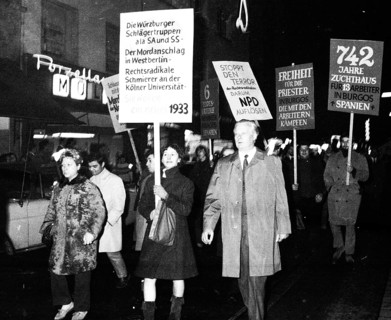 Cologne leftists demonstrated against neo-Nazis and international fascism through the city centre on 10. 11. 1968